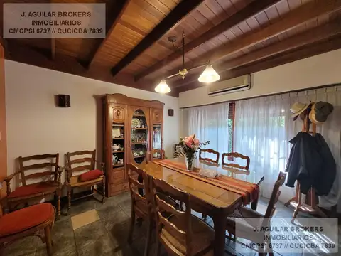 Casa en Venta con 2 cocheras