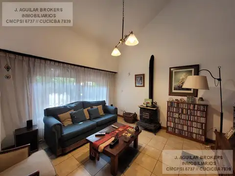 Casa 5 ambientes con 3 baños