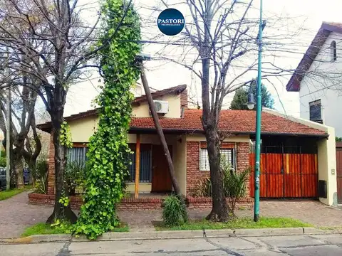 VENTA DE CASA DE 3 AMB OLIVOS