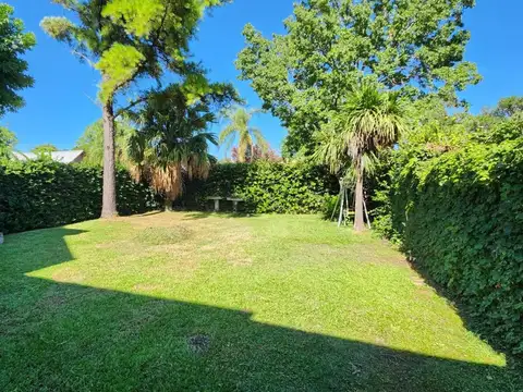 Casa en Venta con 2 cocheras