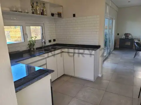 Casa en Alquiler en Vila Marina, USD 1.800