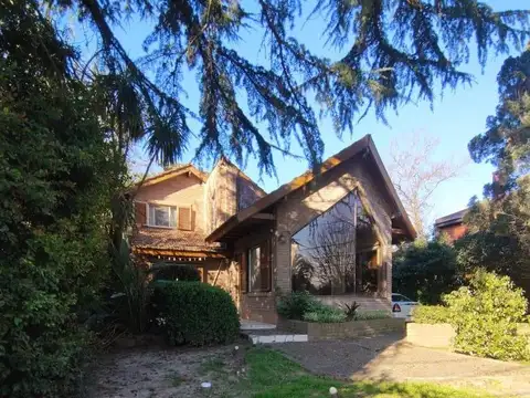 Casa 4 ambientes con 3 baños