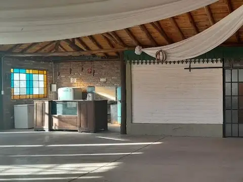 Quinta de 7 ha, con múltiples instalaciones