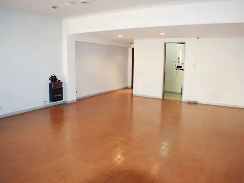 Oficina 2 ambientes con 1 baño