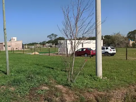 Lote en Esquina 16 x 42 sobre Av. Principal La Herradura