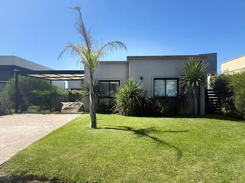 Venta casa 4 ambientes c/cochera pileta pilar cañada