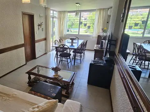 Casa 7 ambientes con 3 baños