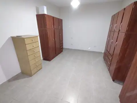 HERMOSO DEPTO DE UN DORMITORIO CON PATIO Y PARRILLERO