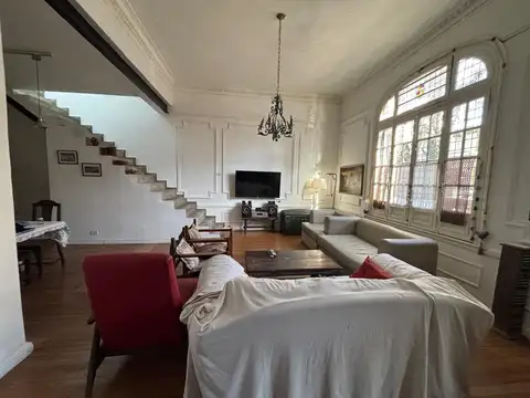 Depto Tipo Casa 4 ambientes con 2 baños