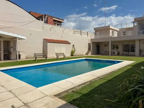 Casa en venta en barrio Maipu 1°