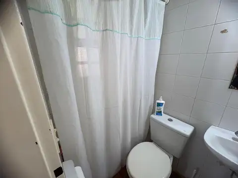 Casa en Alquiler con 3 cocheras