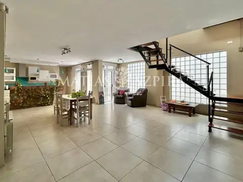 Casa en Venta en Castelar, USD 179.900