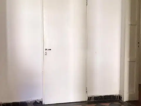 Oficina 4 ambientes con 1 baño