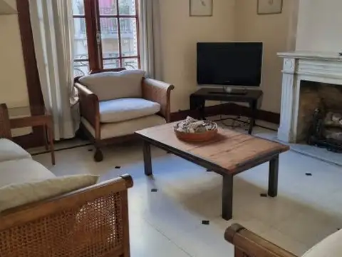 Retiro, Pasaje Tres Sargentos 300, piso 3, frente, 3 amb, 84m2, u$s 1,500 + luz + gas + interne...