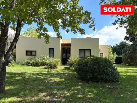 Casa en Venta con 2 cocheras