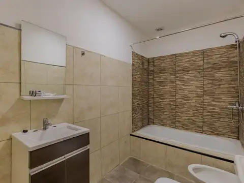 Casa 4 ambientes con 2 baños