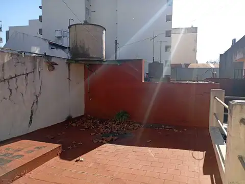 Depto Tipo Casa 6 ambientes con 2 baños
