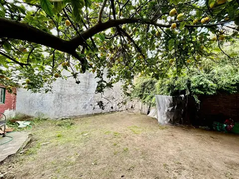 Lote con casa a reciclar o demoler, William Morris