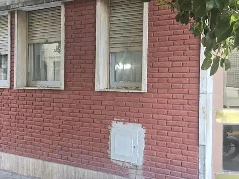 Ecuador 275- Once- Muy buen departamento 3 amb c/dep   Patio! Bajas Expensas!