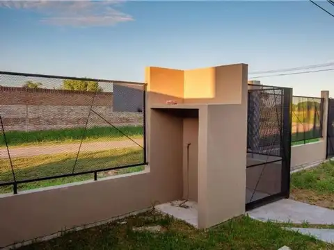 Casa 4 ambientes con 1 baño