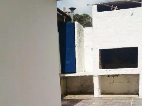 Casas en venta - 3 Dormitorios 2 Baños - Aguas Verdes
