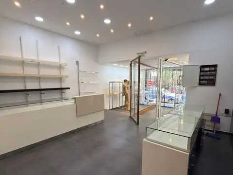Local en Venta en Recoleta, USD 700.000