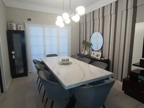 Casa 4 ambientes con 3 baños