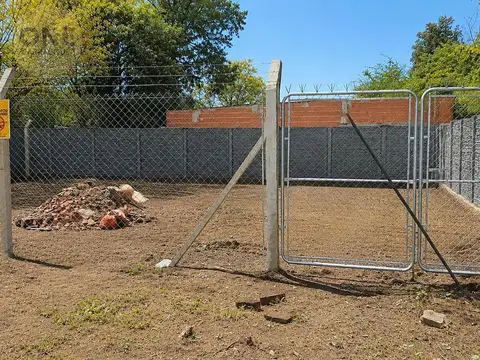 Lote en venta - 49 esquina 190, Lisandro Olmos