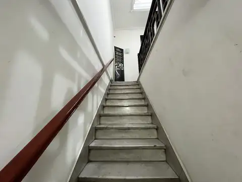 Av. Pres. Juan Domingo Perón 1100, Piso 1