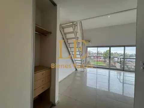 Departamento en Alquiler con 1 cochera