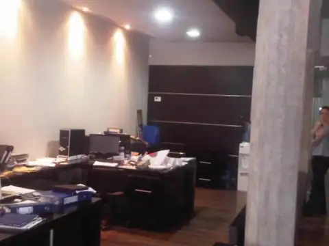 Oficina en Venta con 1 cochera