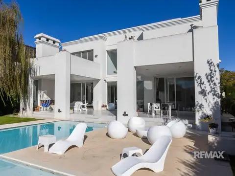 Casa Alquiler 7 Ambientes en Barrio Golf Nordelta