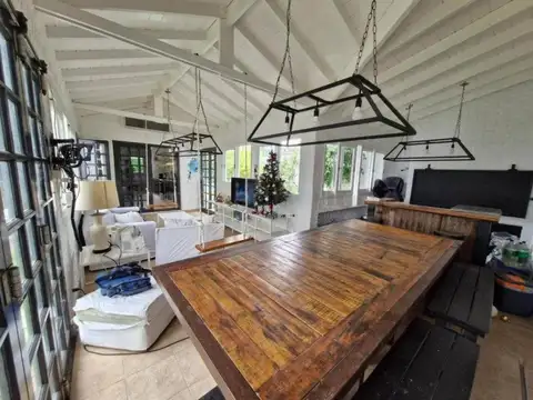 Casa en venta - 3 Dormitorios 2 Baños - Cochera - 446Mts2 - Chascomús