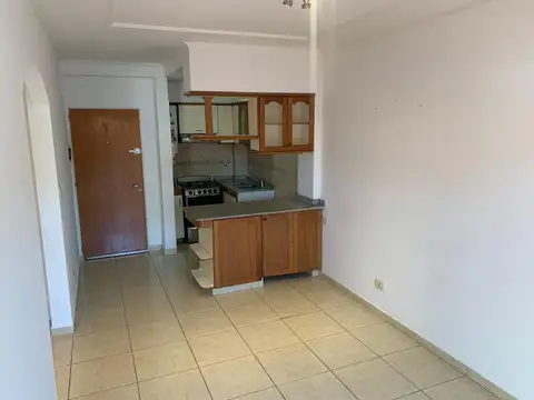 Departamento en venta en planta baja con patio y espacio guardacoches en Ramos Mejia Sur