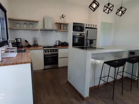 Casa 5 ambientes con 3 baños