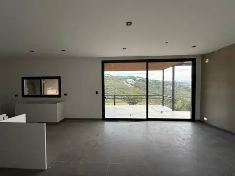 Casa 3 ambientes con 3 baños