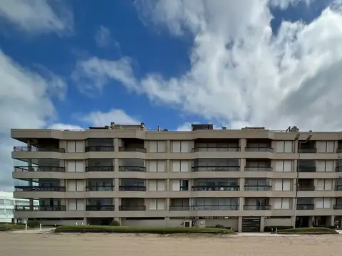 Departamento en Venta 4 Dormitorios con Pileta en Pinamar Zona Playa Norte