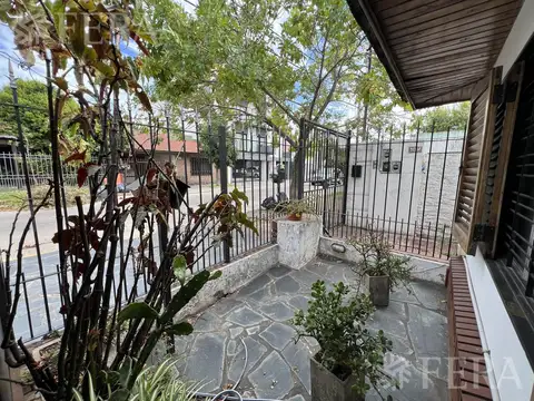 Depto Tipo Casa en Venta con 1 cocheras