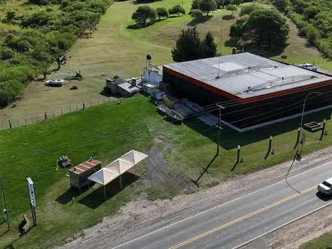 Venta Nave Comercial + Vivienda Falda del Carmen