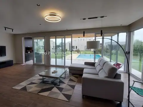 Venta Casa en Cruz del Sur 3 Dormitorios Canning