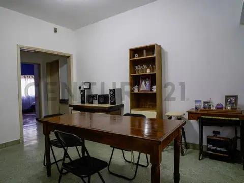 CASA CENTRICA EN MONTE GRANDE