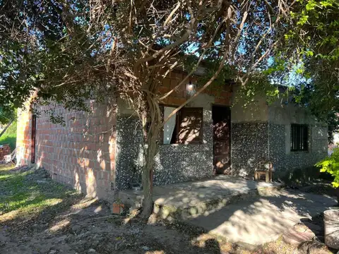 terreno 30x50 - Sobre Av. Martina - Con casa reciclar