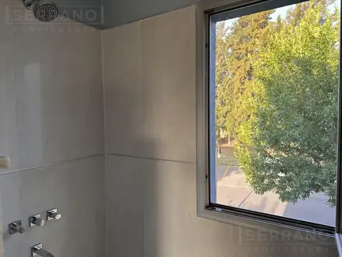 Alquiler temporal casa de 6 ambientes con pileta y vista al lago en La Comarca,General Pacheco Tigre
