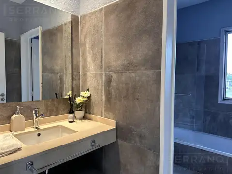 Casa en alquiler anual de 6 ambientes con pileta y vista al lago en La Comarca,General Pacheco Tigre
