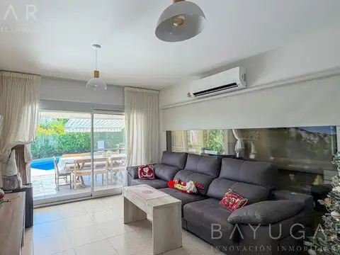 Casa 5 ambientes con 2 baños