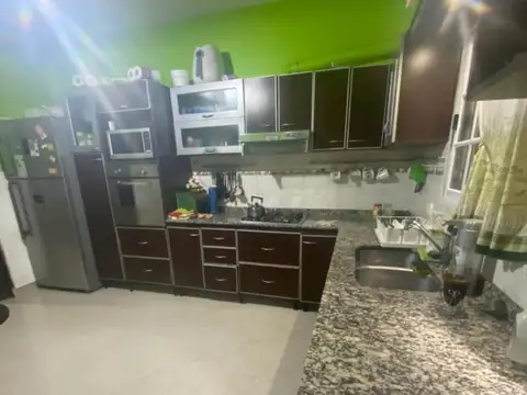 Casa en Venta en Isidro Casanova, USD 122.000