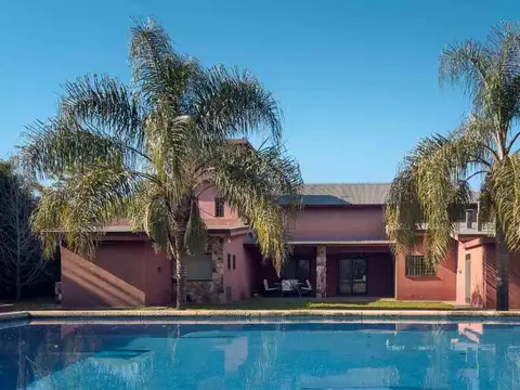 VENTA CASA 4 DORMITORIOS VILLA ALLENDE GOLF