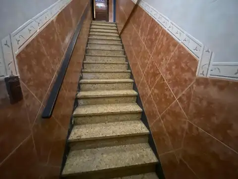 Depto Tipo Casa 5 ambientes con 2 baños