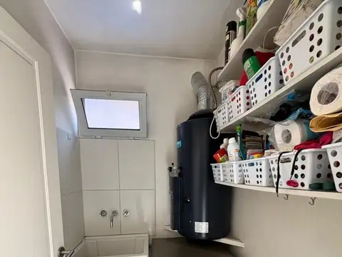 Casa Chalet 4 ambientes en Venta con quincho y pileta en Villa Ballester