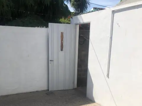 PH de 1 dormitorio c/patio en planta baja en alquiler en La Plata ubicado en calle 17 e/41